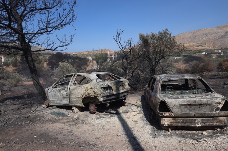 Καμένα αυτοκίνητα στην Κερατέα