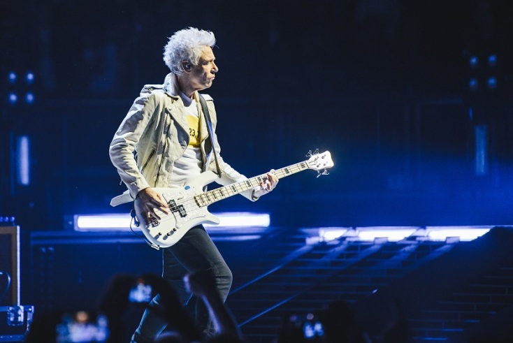 Ο μπασίστας Άνταμ Κλέιτον