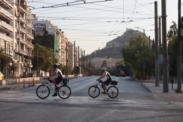Ποδηλάτες στη βασιλίσσης Όλγας