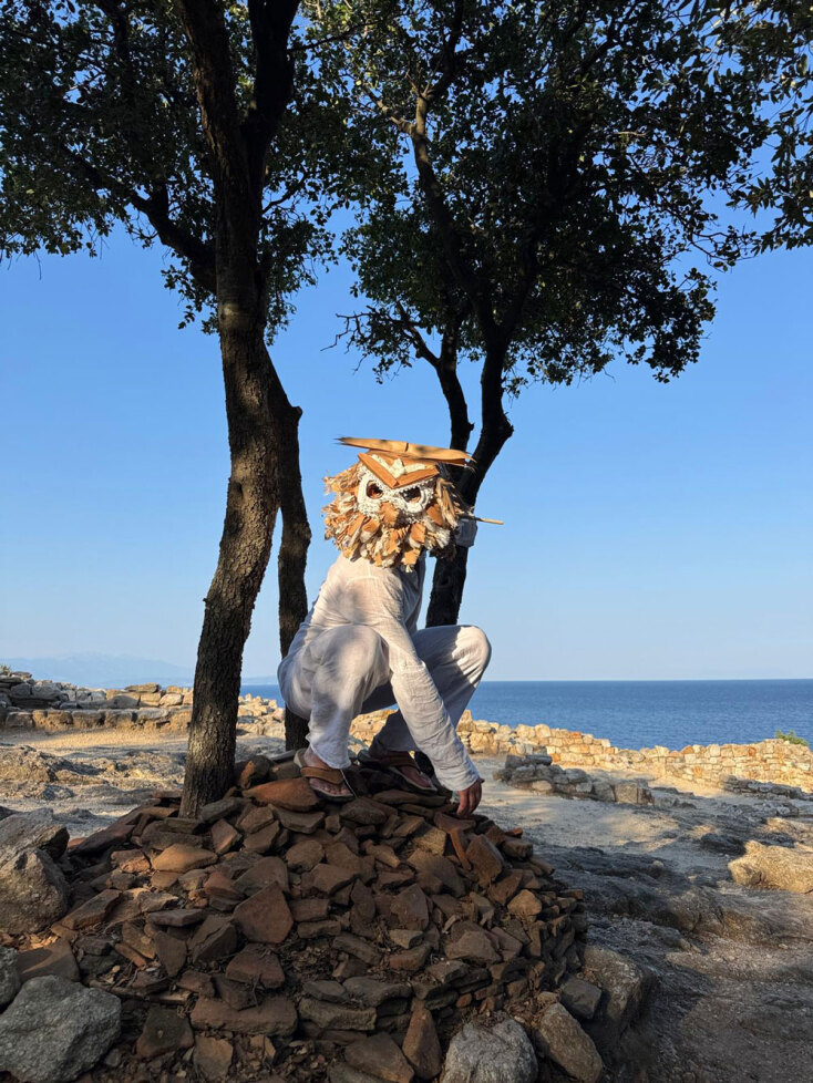 Κουκουβάνθρωπος της Μονς Γιόργκενσεν στην Art Athina 2025