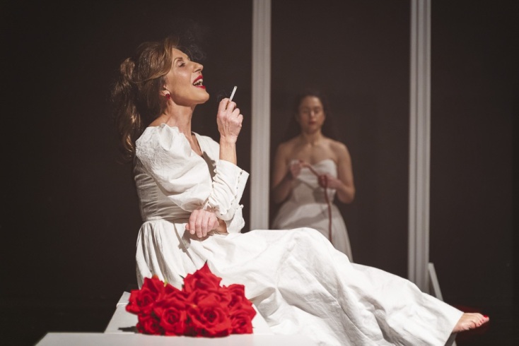 Μονόκλινο σε μπουάτ στο θέατρο Αλκμήνη