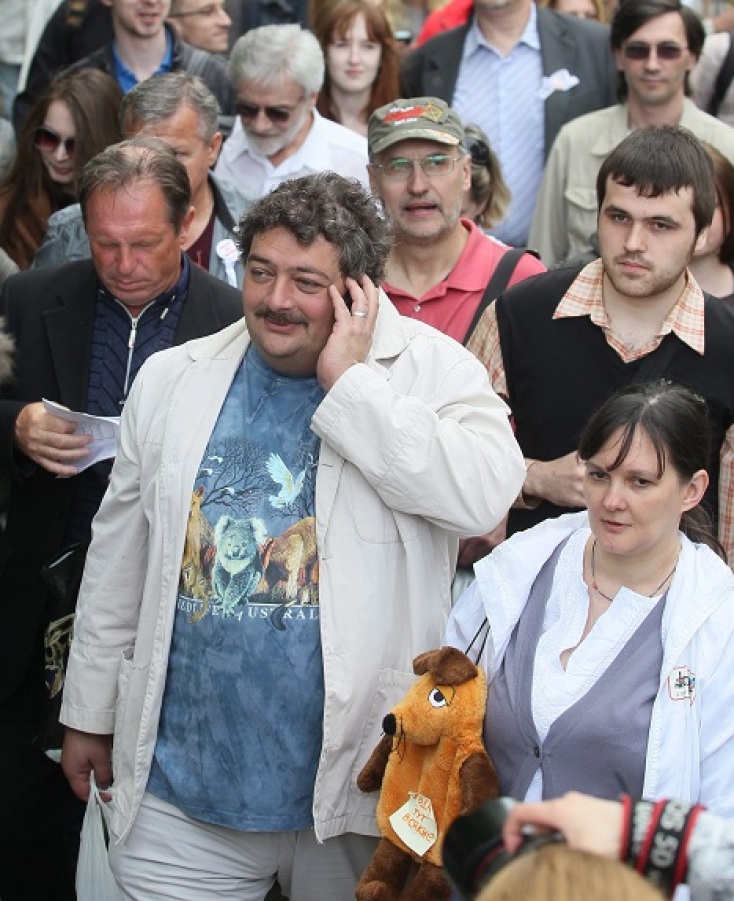 Ο Ρώσος συγγραφέας, Ντμίτρι Μπίκοφ