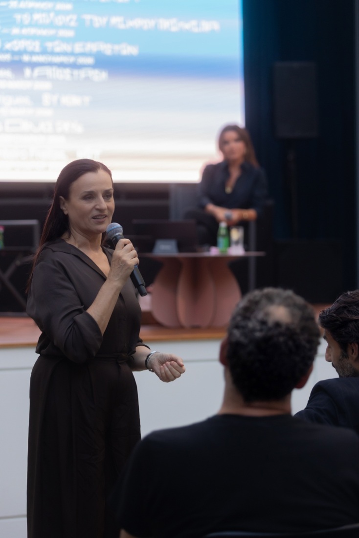 Η Καρυοφυλλιά Καραμπέτη πρωταγωνιστεί στον Οιδίποδα του Ρόμπερτ Άικ