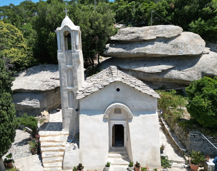 Η Ιερά Μονή Θεοκτίστης αποκατεστημένη 