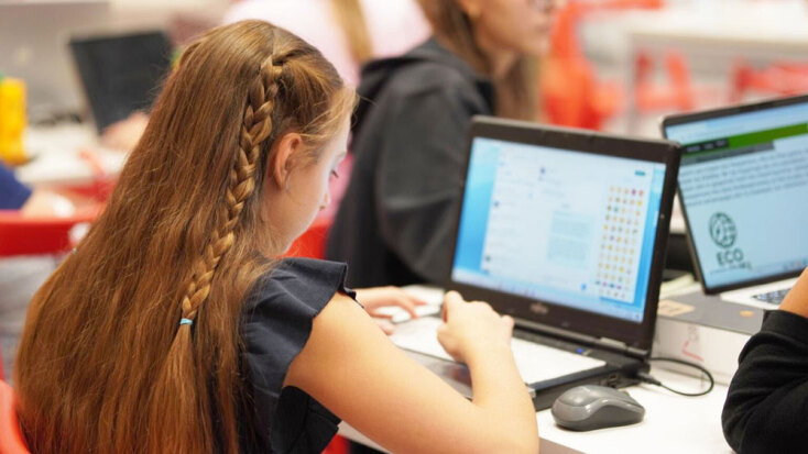 Code Like a Girl της Vodafone