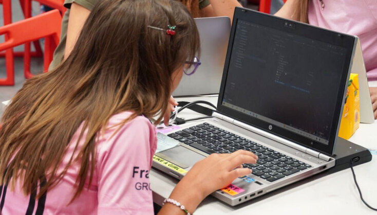 Code Like a Girl της Vodafone