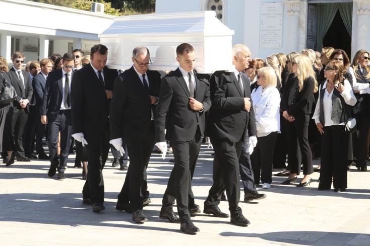 Θρήνος στο τελευταίο αντίο στη Μαρίσσα Λαιμού στο Α' Νεκροταφείο 