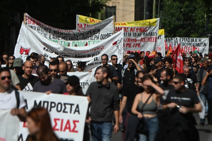 Δείτε εικόνες από τα απεργιακά συλλαλητήρια σε Αθήνα και Θεσσαλονίκη 