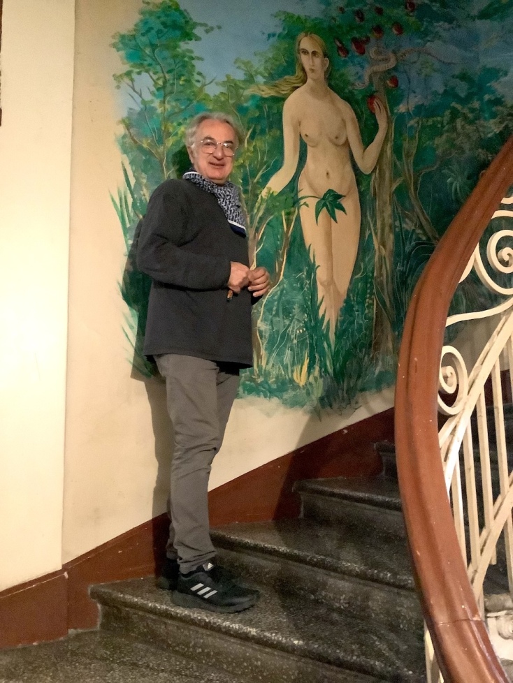 Στέφανος Ασλανίδης, ιδιοκτήτης του καφέ - μπαρ Ενοχές στην πλατεία Ναβαρίνου