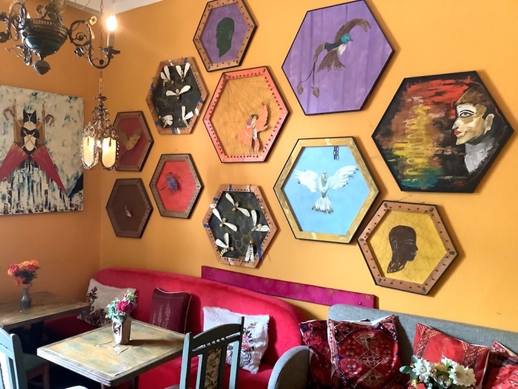 Καφέ - μπαρ Ενοχές στην πλατεία Ναβαρίνου