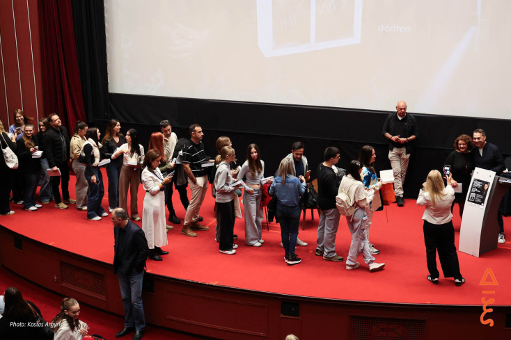 Ο Σεμπάστιαν Φίτζεκ στο κατάμεστο Ολύμπιον υπογράφει βιβλία