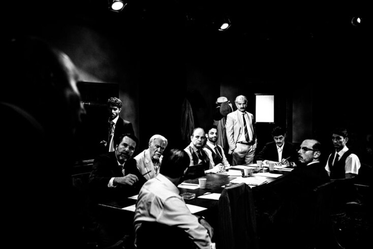 Οι 12 ένορκοι στο Θέατρο Αλκμήνη