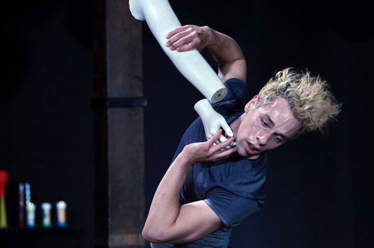 Ξεκίνα από την αρχή και συνέχισε μέχρι να φτάσεις στο τέλος - Μετά σταμάτα | Θέατρο Ροές