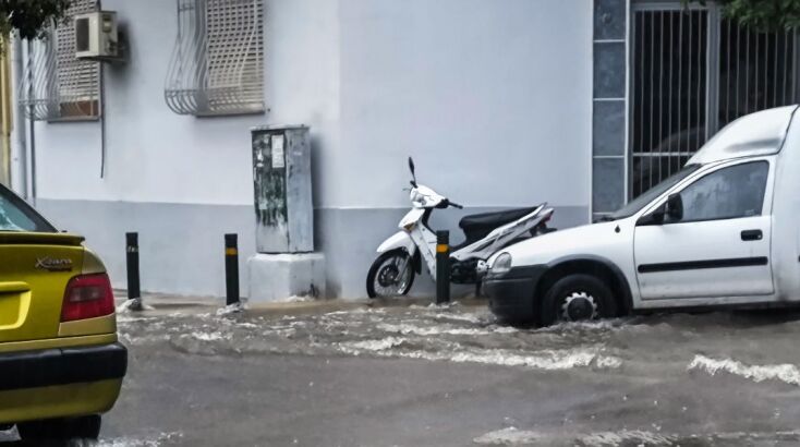 Καιρός: Νέα πτώση της θερμοκρασίας και τοπικές βροχές σήμερα Τετάρτη