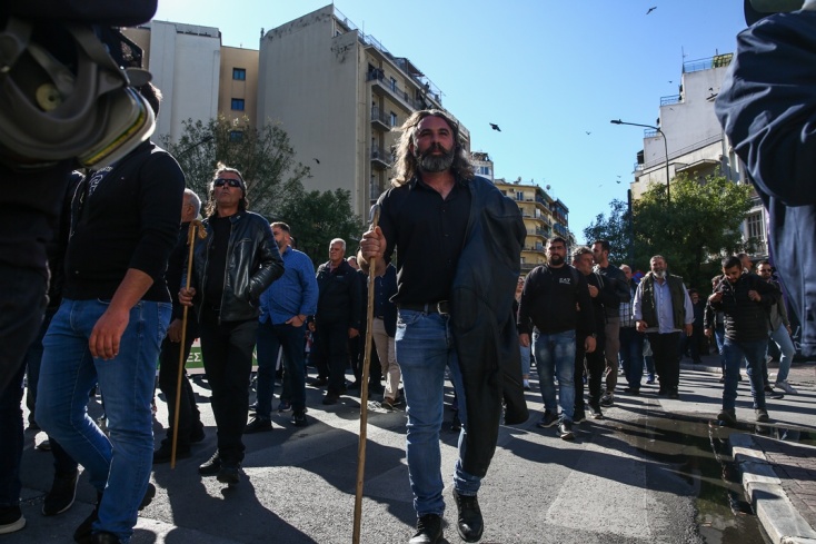 Δείτε εικόνες από το συλλαλητήριο αγροτών και κτηνοτρόφων στο κέντρο της Αθήνας