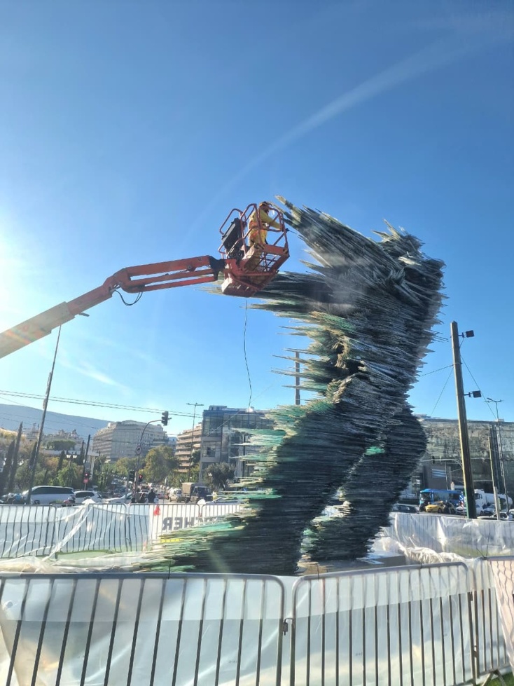 Ο καθαρισμός του εμβληματικού «Δρομέα» μέσα από εικόνες 