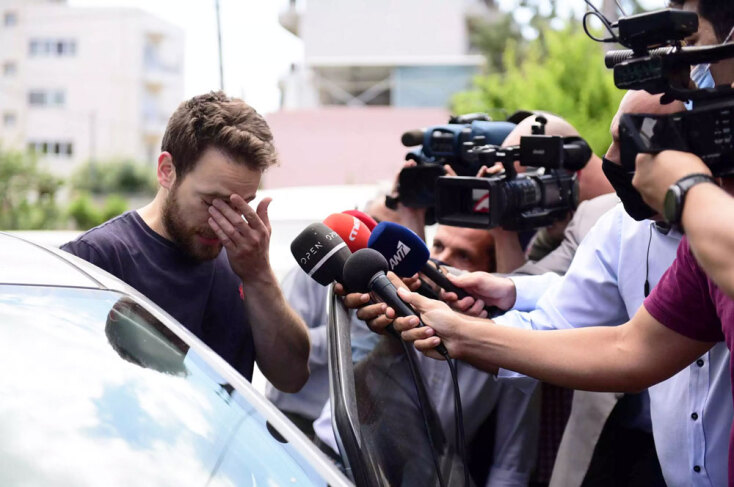 Γλυκά Νερά: Μπάμπης Αναγνωστόπουλος και Καρολάιν Κράουτς