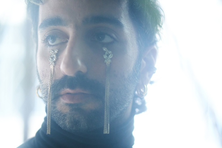 Κάπου περνούσε μια φωνή, Hood art space