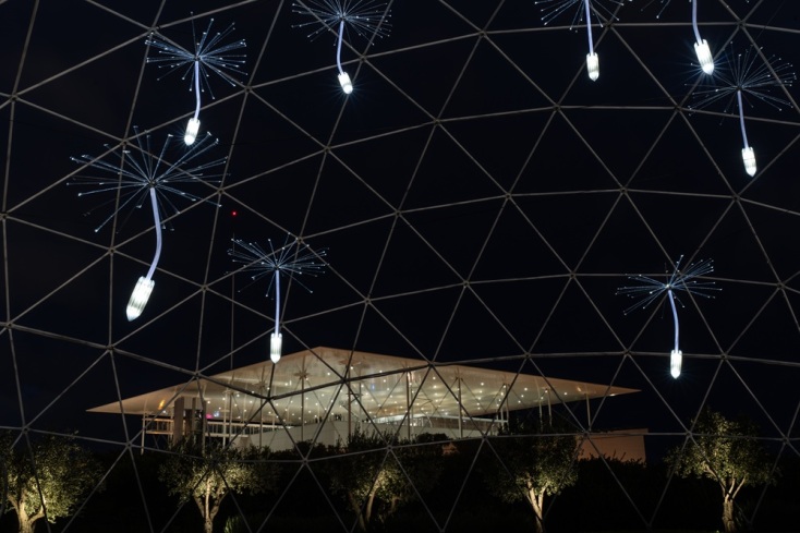 «Light a wish», Θόλος