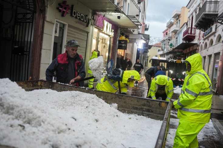 Η κακοκαιρία Adel χτύπησε τη Λέσβο: