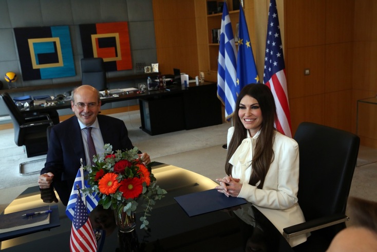 Συνάντηση Χατζηδάκη - Γκιλφόιλ