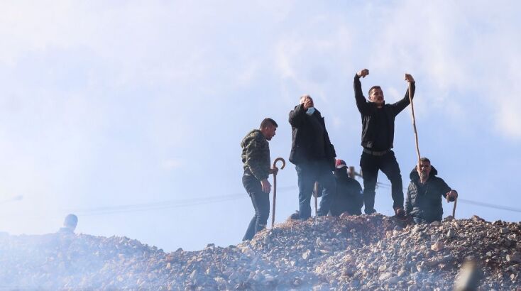Έκλεισε το αεροδρόμιο «Ν. Καζαντζάκης» - Δείτε φωτογραφίες από τα επεισόδια μεταξύ αγροτών και αστυνομίας