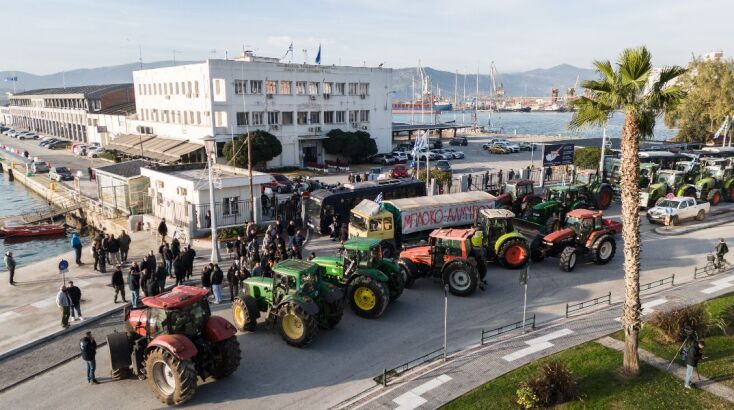 Τρακτέρ στο λιμάνι του Βόλου