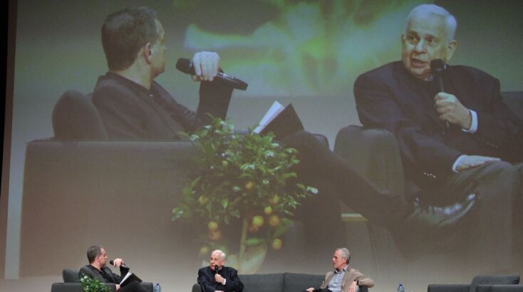 Ο Δημήτρης Ανδριόπουλος, Ιδρυτής, Βασικός Μέτοχος, Αντιπρόεδρος και Διευθύνων Σύμβουλος DIMAND με τον Σάββα Σαββόπουλο, Ψυχίατρο - Ψυχαναλυτή, Συγγραφέα. Συντονίζει ο Μάκης Προβατάς