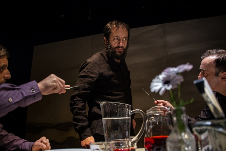 Καλά εσύ σκοτώθηκες νωρίς, Σύγχρονο Θέατρο