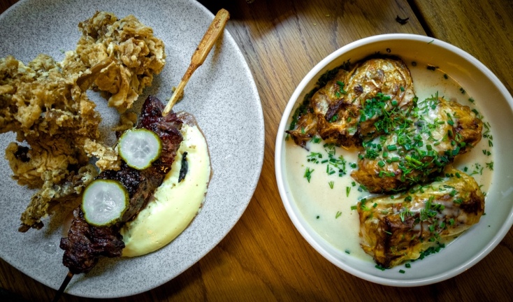 Poster: Δοκιμάσαμε τη νέα κουζίνα του εστιατορίου στον Φραγκομαχαλά, με σεφ τον Σωκράτη Μπεληγιάννη.