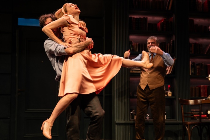 Ποιος φοβάται τη Βιρτζίνια Γούλφ, Θέατρο Ζήνα