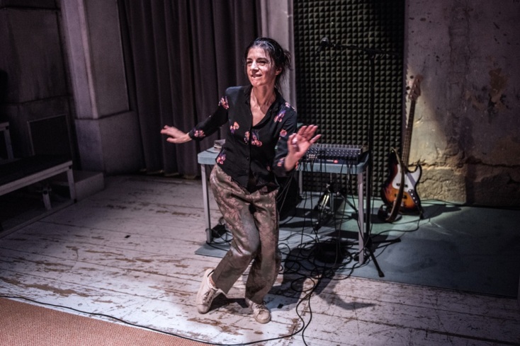 Τα χρόνια, Θέατρο Θησείον