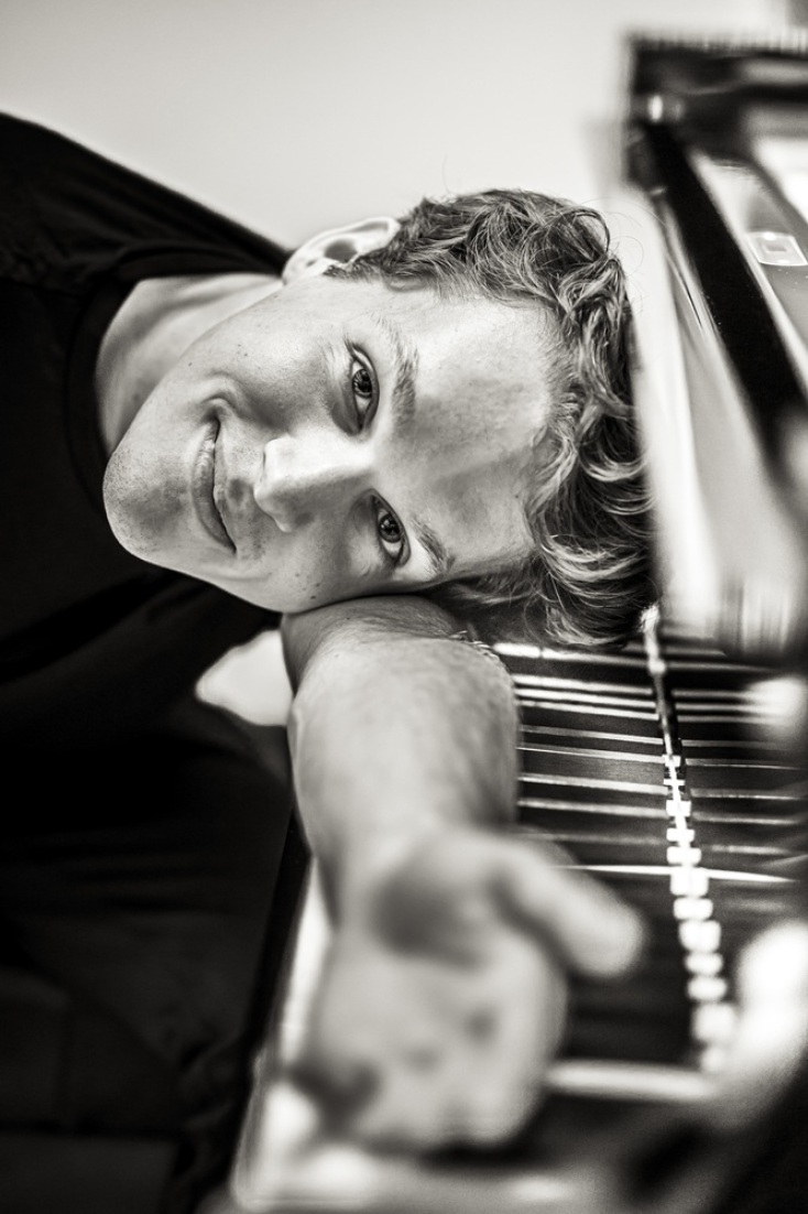 Λούκας Στέρνατ