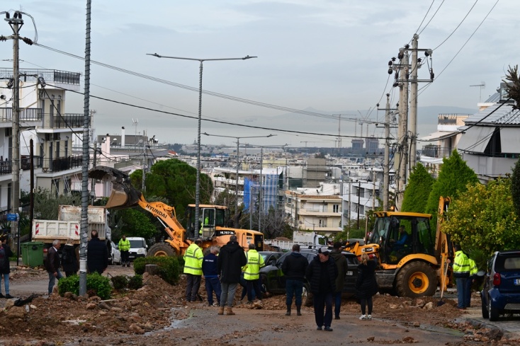 Άνω Γλυφάδα: Η επόμενη ημέρα από το φονικό πέρασμα της κακοκαιρίας - Δείτε εικόνες
