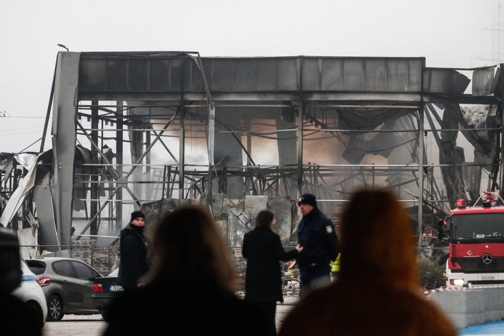 Τρίκαλα: Τέσσερις νεκρές, μία αγνοούμενη - Εικόνες απόλυτης καταστροφής στο εργοστάσιο της Βιολάντα