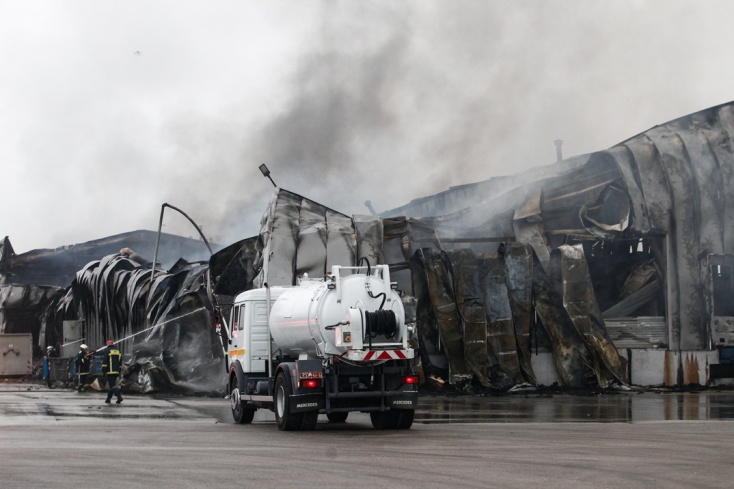 Τρίκαλα: Τέσσερις νεκρές, μία αγνοούμενη - Εικόνες απόλυτης καταστροφής στο εργοστάσιο της Βιολάντα