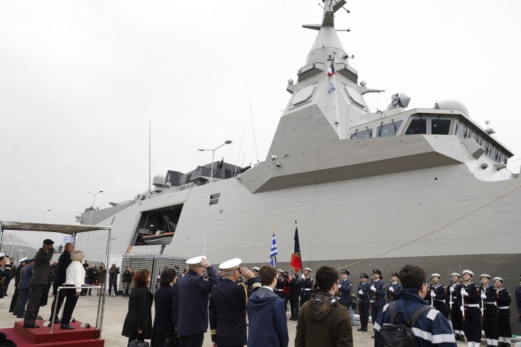 O Νίκος Δένδιας υποδέχθηκε στη φρεγάτα Κίμων τη Γαλλίδα ομόλογό του