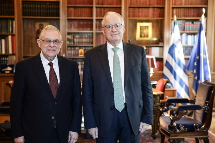 Συνάντηση του Προέδρου της Δημοκρατίας Κωνσταντίνου Τασούλα με τον πρώην πρωθυπουργό Λουκά Παπαδήμο