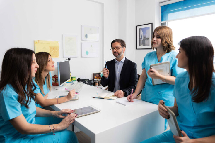 Ο Dr. Νίκος K. Χριστοφορίδης με την ομάδα του