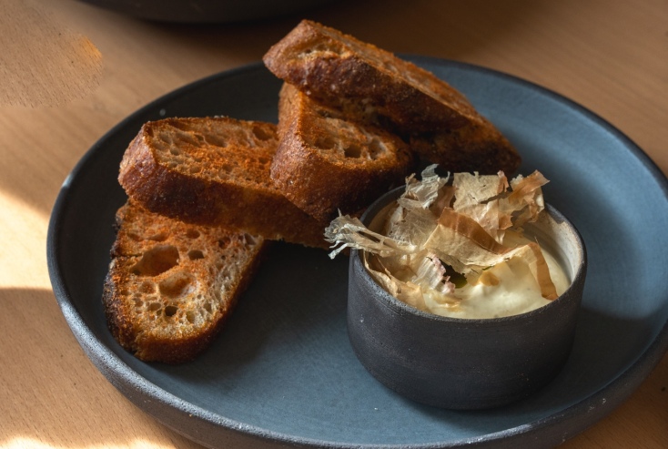 Ταραμάς με νιφάδες παλαμίδας