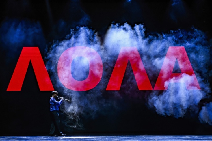 «Λόλα», Παλλάς