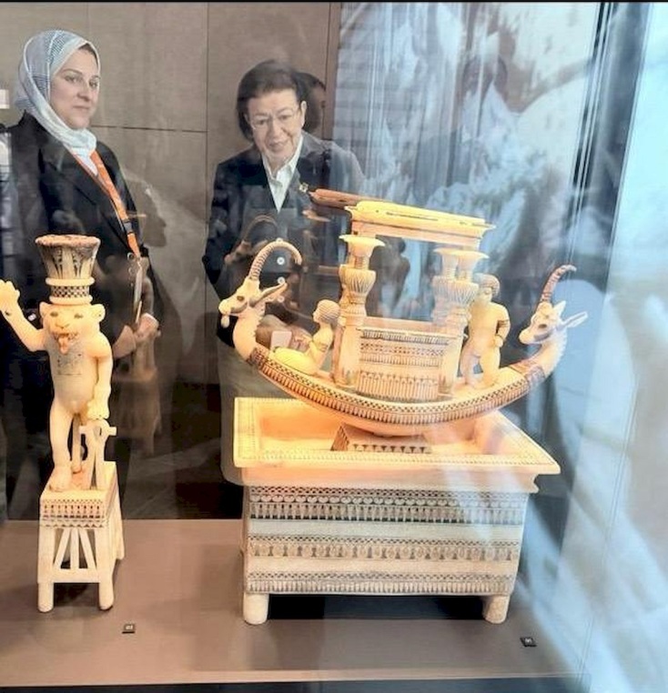 Λίνα Μενδώνη