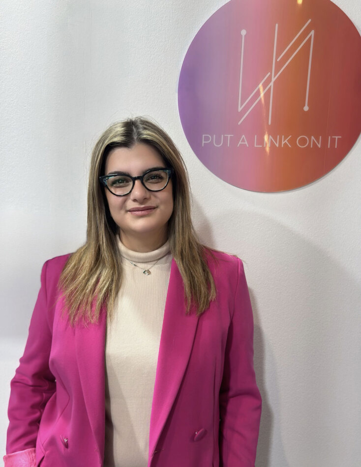 Put a link on it | Χαρά Ρούσσου