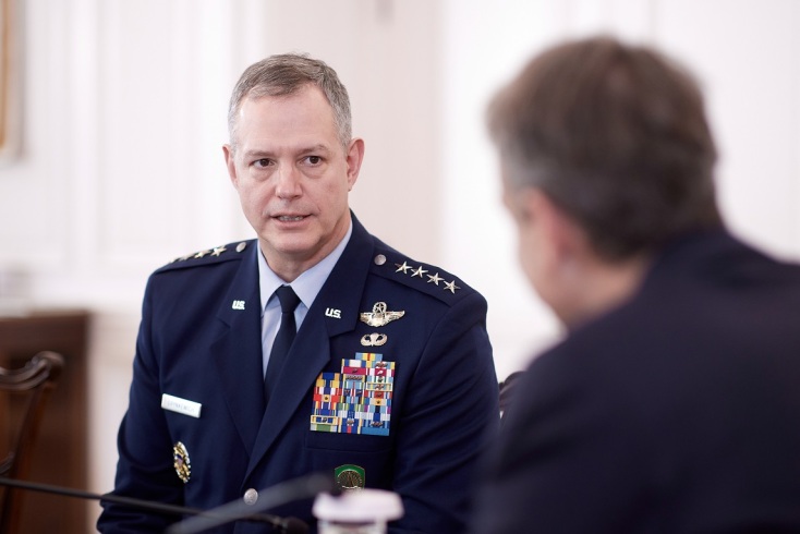 Ο πρωθυπουργός Κυριάκος Μητσοτάκης συναντήθηκε με τον με τον ανώτατο διοικητή του ΝΑΤΟ 