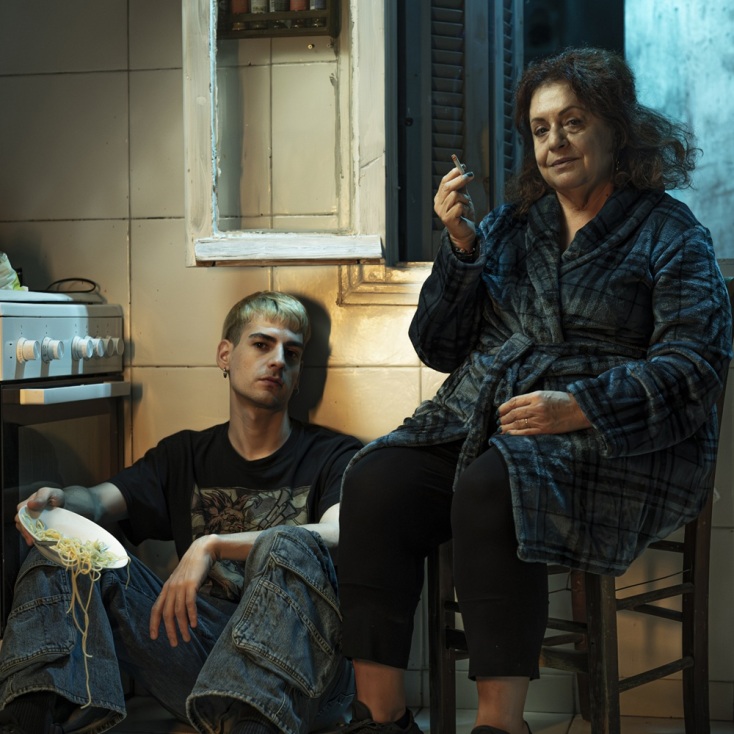 Αγώνες και μεταμορφώσεις μιας γυναίκας, Θέατρο Τζένη Καρέζη