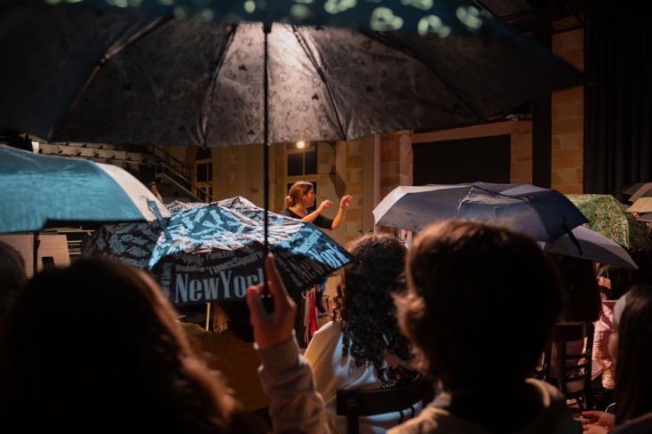 Όπερα σε τρεις τάξεις, Εθνική Λυρική Σκηνή