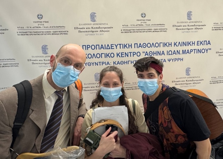 Οι ηθοποιοί της θεατρικής παράστασης «Ευτυχώς, Ευτυχία!» 