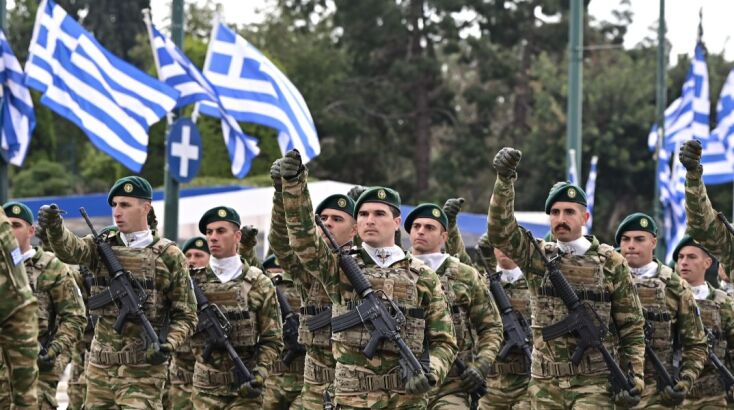 ΣΤΡΑΤΙΩΤΙΚΗ ΠΑΡΕΛΑΣΗ ΣΤΗΝ ΑΘΗΝΑ ΓΙΑ ΤΗΝ ΕΘΝΙΚΗ ΕΠΕΤΕΙΟ ΤΗΣ 25ης ΜΑΡΤΙΟΥ 1821 