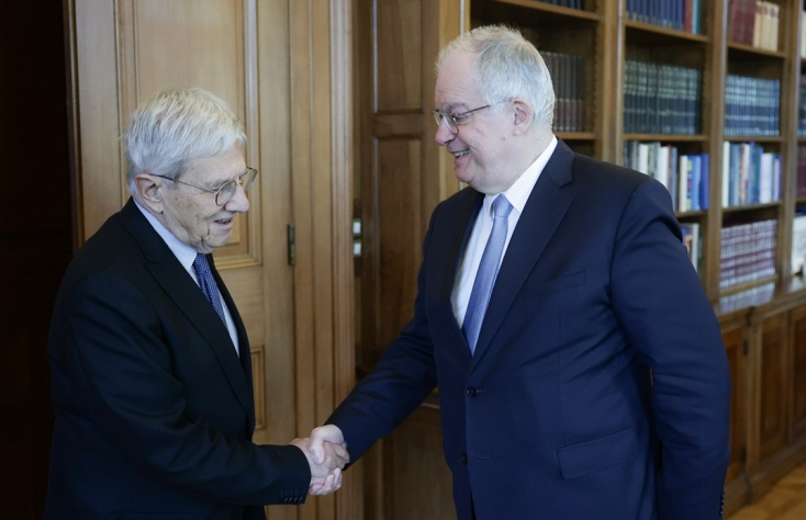 Ο Κωνσταντίνος Τασούλας υποδέχθηκε τον Τάσο Γιαννίτση στο Προεδρικό Μέγαρο