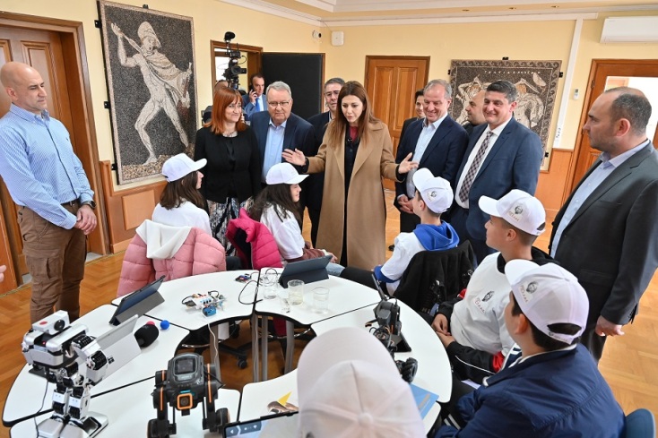 Εγκαίνια του Κέντρου Καινοτομίας Κεντρικής Μακεδονίας στην Πέλλα από την Υπ. Παιδείας, Σοφία Ζαχαράκη